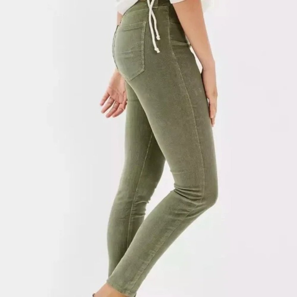 American Eagle - Hi-Rise Jegging Stretch - Olive Corduroy - 28/6 REG - NWT